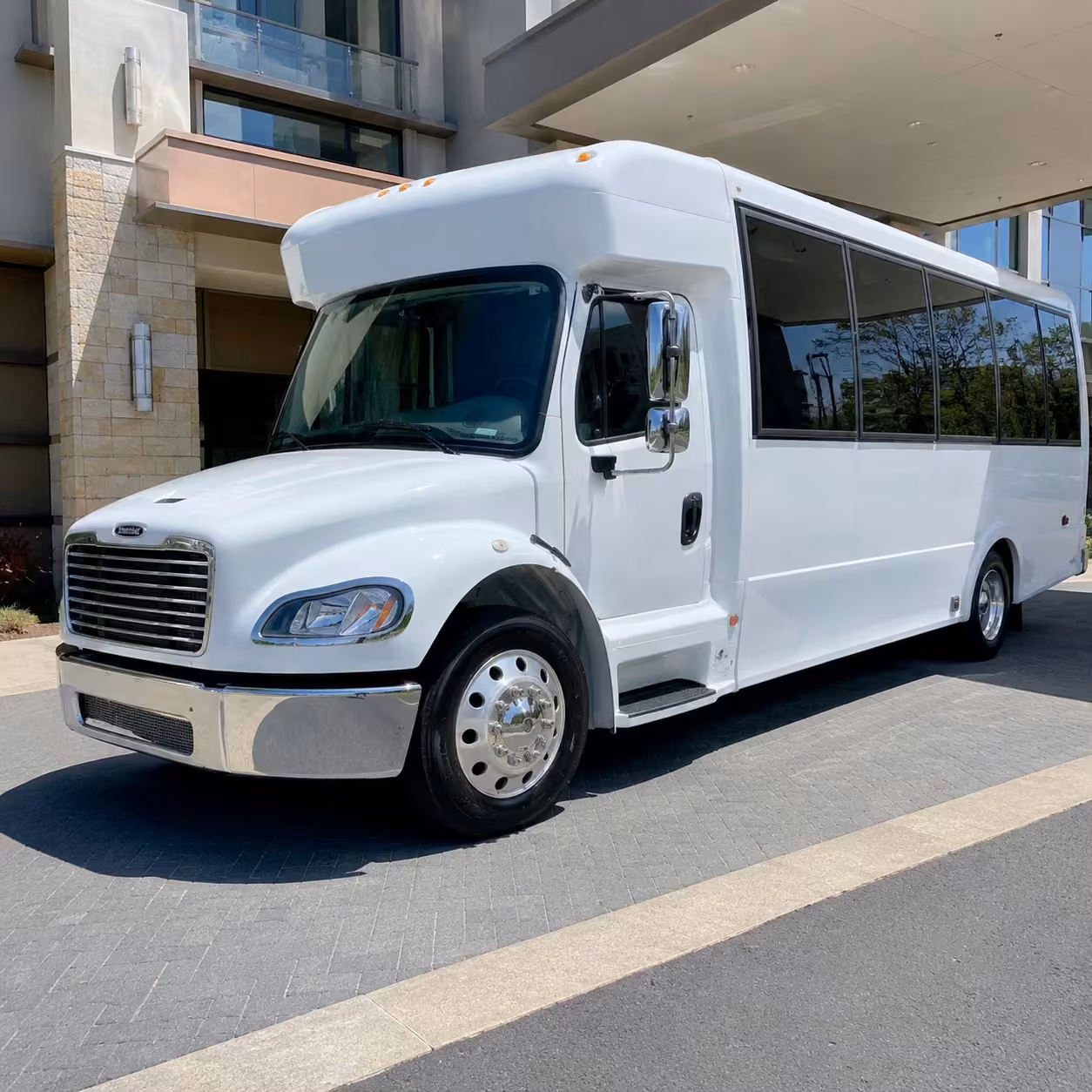 15 35 passenger minibus