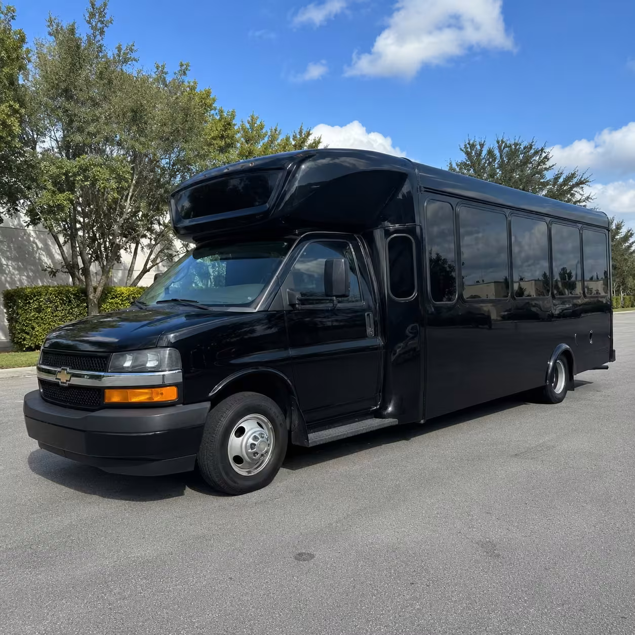 18 passenger party bus